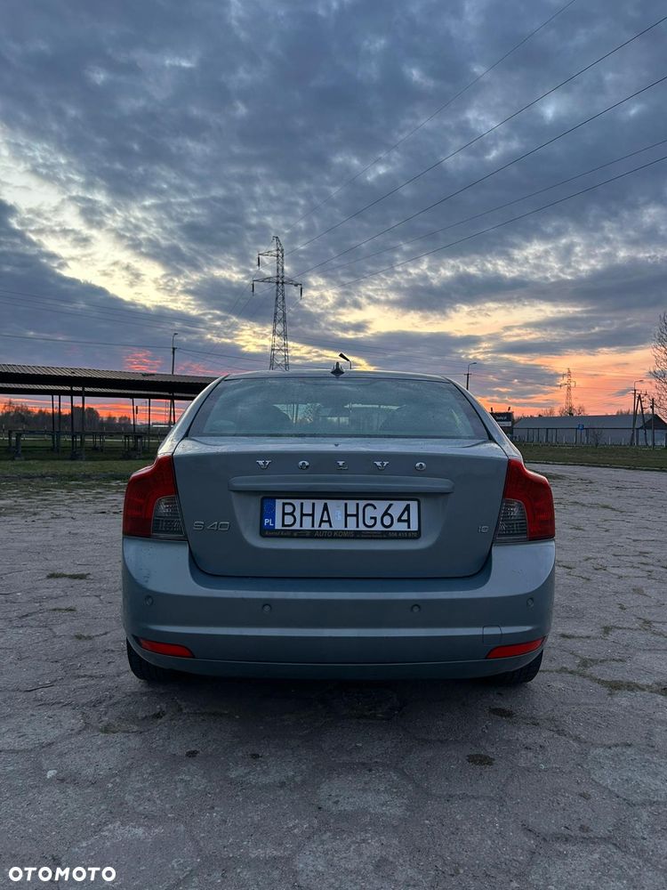 Volvo S40 1.8 Kinetic - 4