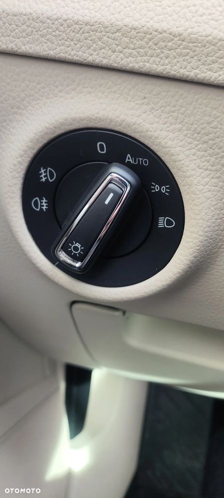 Skoda Superb 2.0 TDI L&K DSG - 36