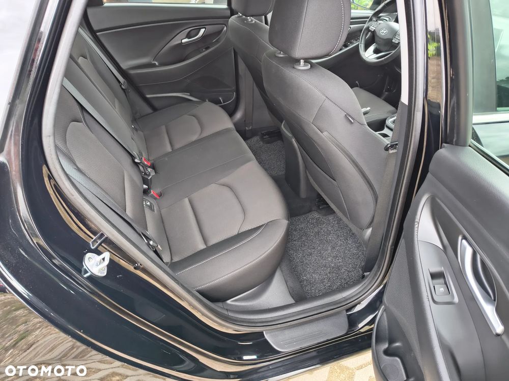 Hyundai i30 1.6 CRDi BlueDrive Premium - 8