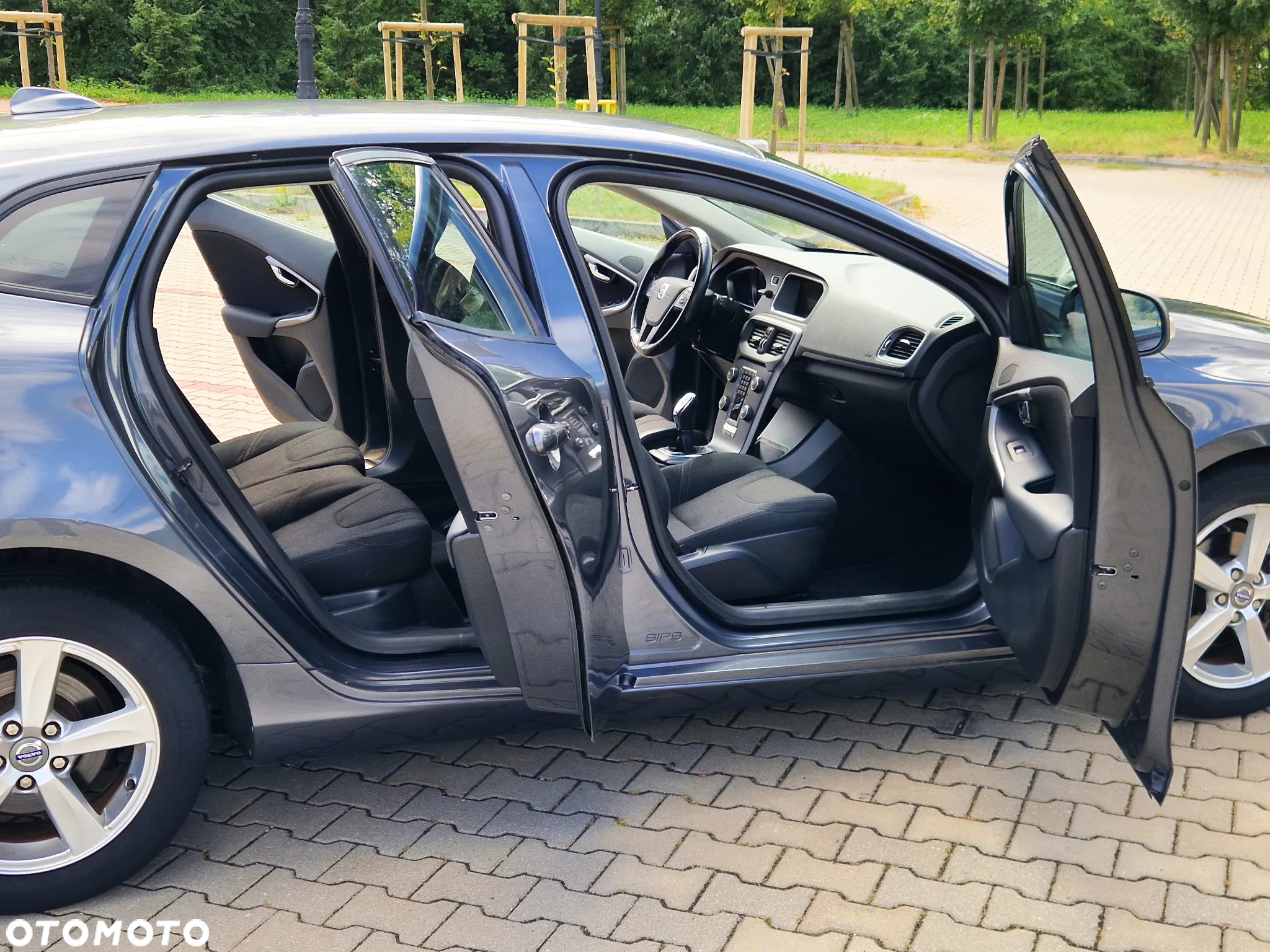 Volvo V40 D2 Momentum - 19