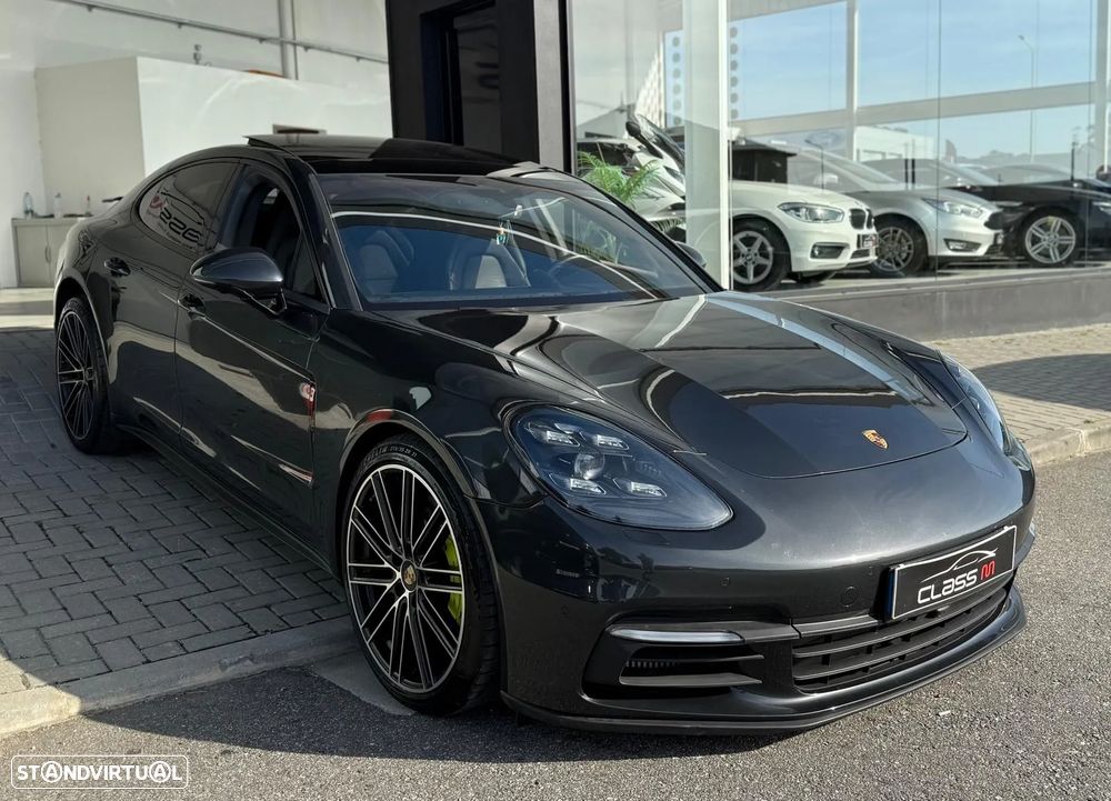 Porsche Panamera 4 E-Hybrid - 17