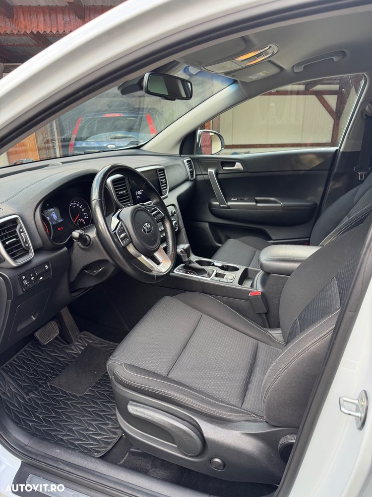 Kia Sportage 1.6 DSL MHEV 7DCT HP 4x2 Style - 8