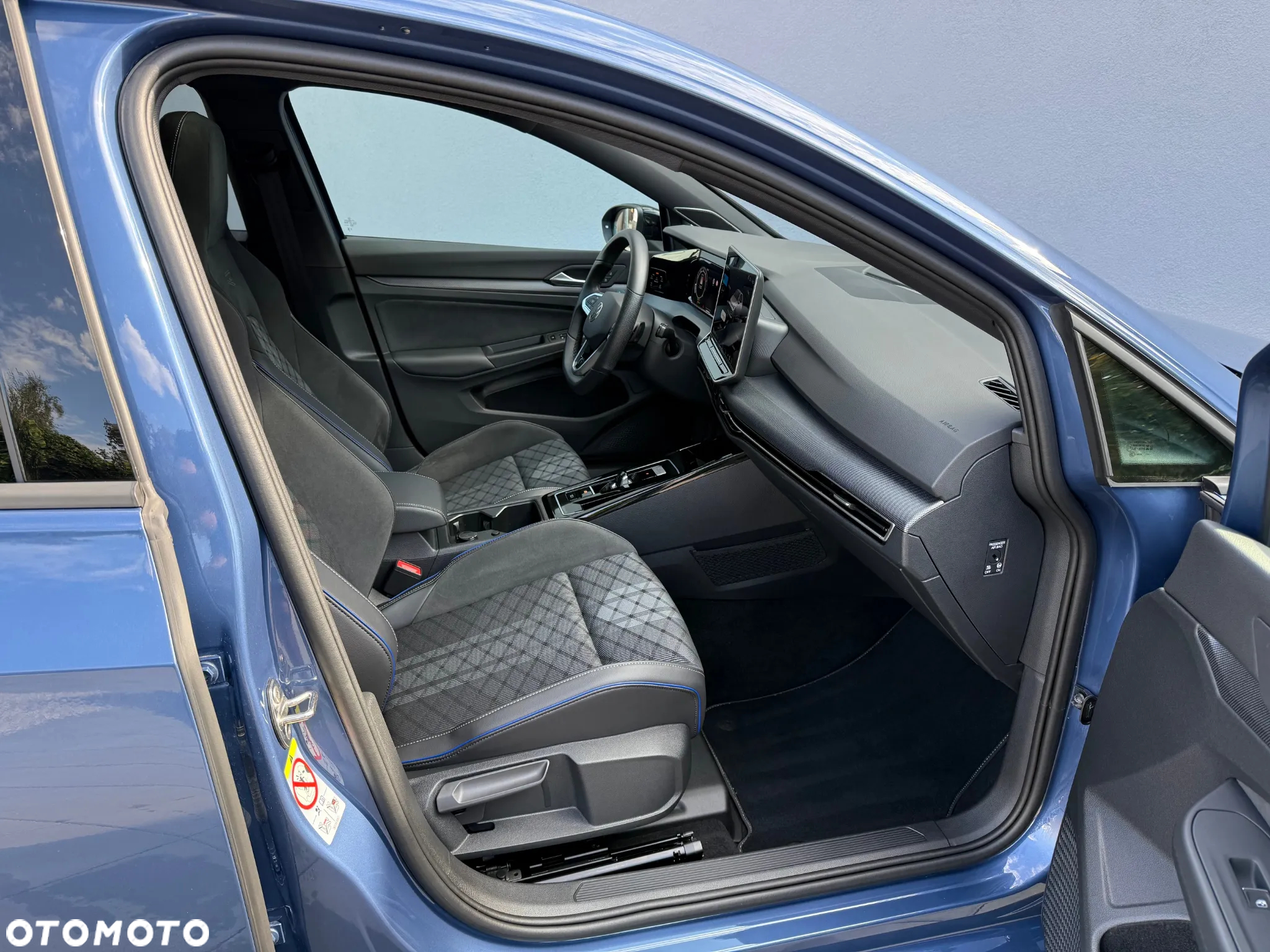 Volkswagen Golf - 11