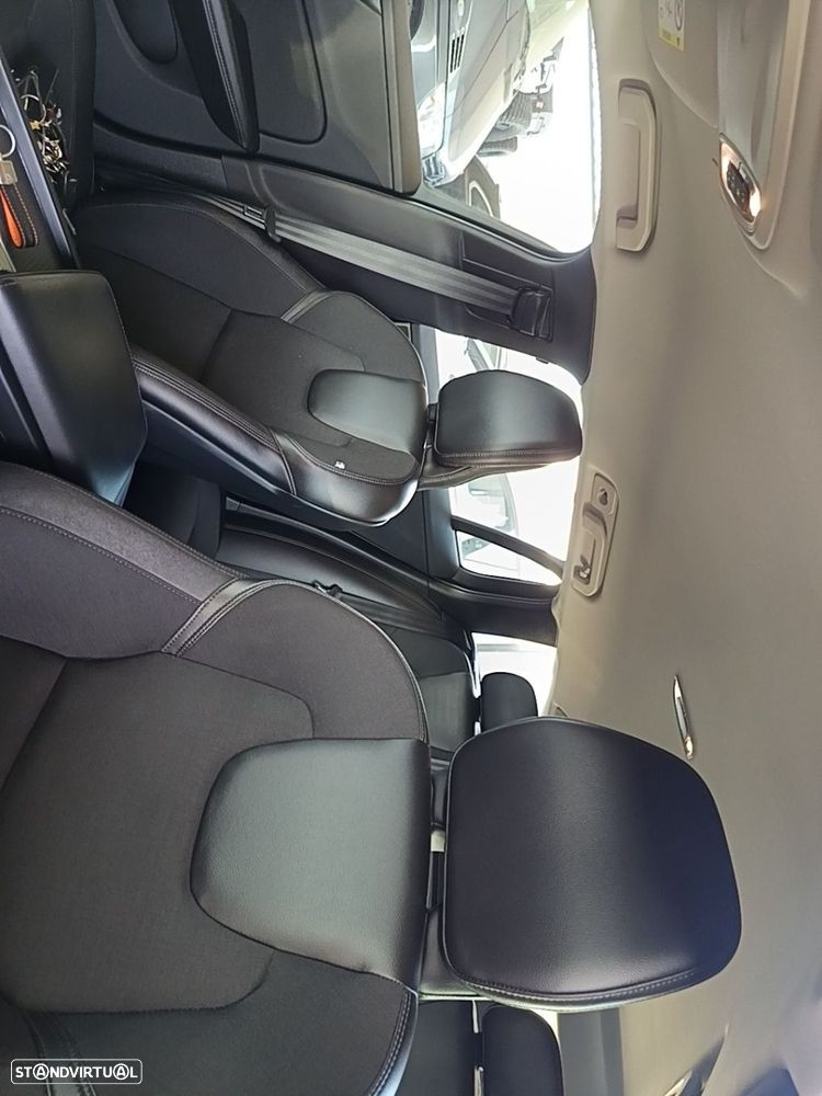 Volvo V60 2.0 D3 Inscription - 20