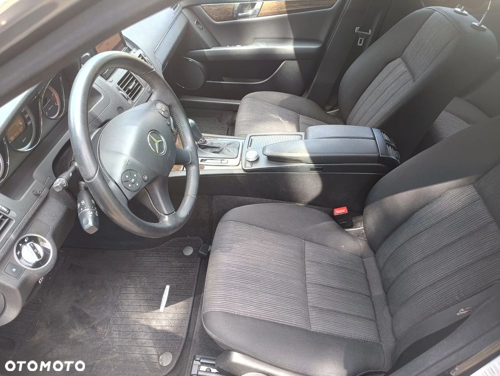 Mercedes-Benz Klasa C 220 CDI DPF Automatik BlueEFFICIENCY - 13