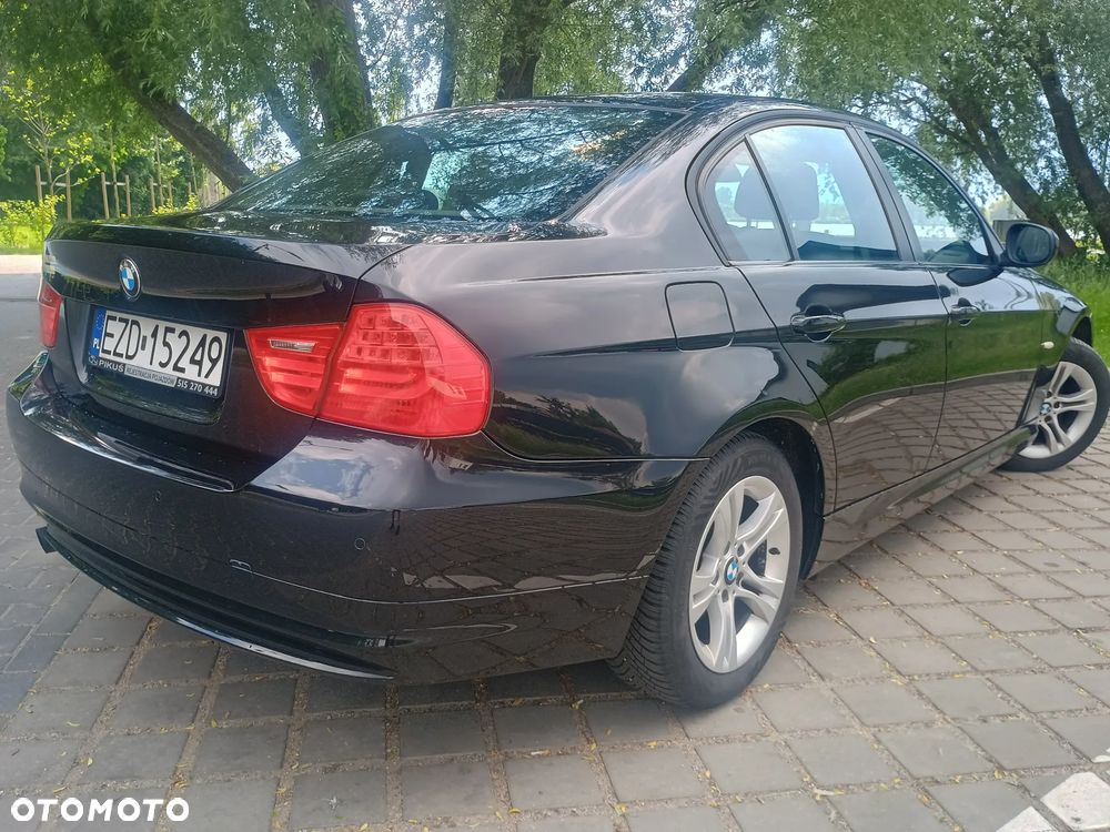 BMW Seria 3 318i - 5