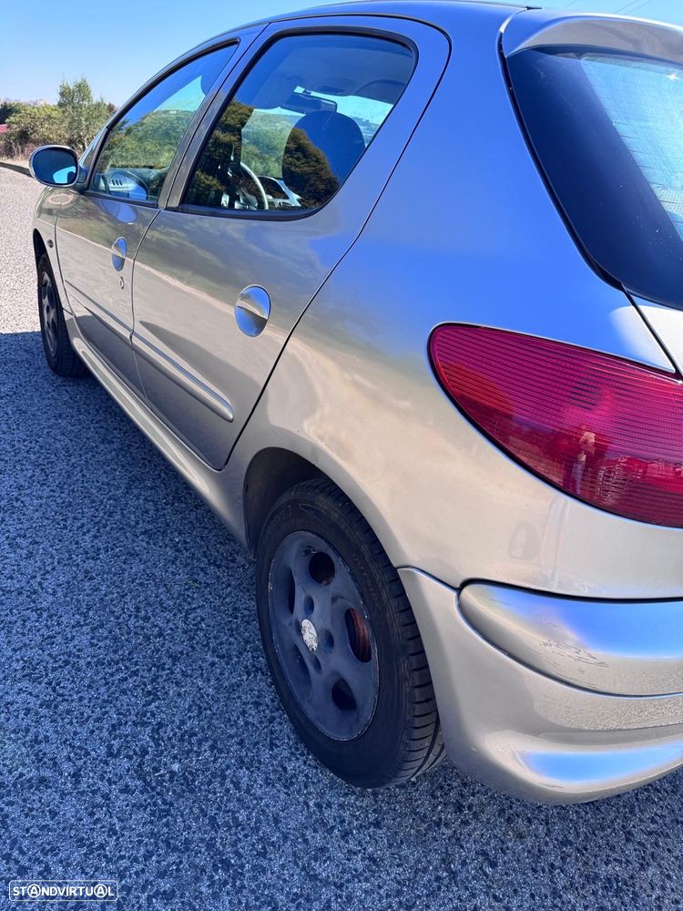 Peugeot 206 1.1 XT - 2