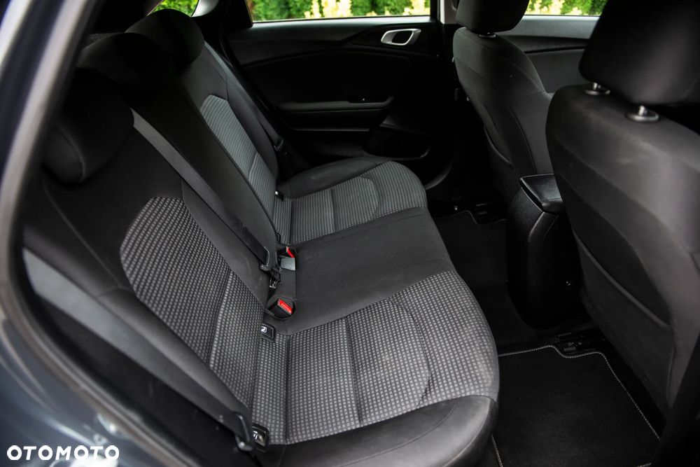 Kia Ceed 1.4 Business Line - 36