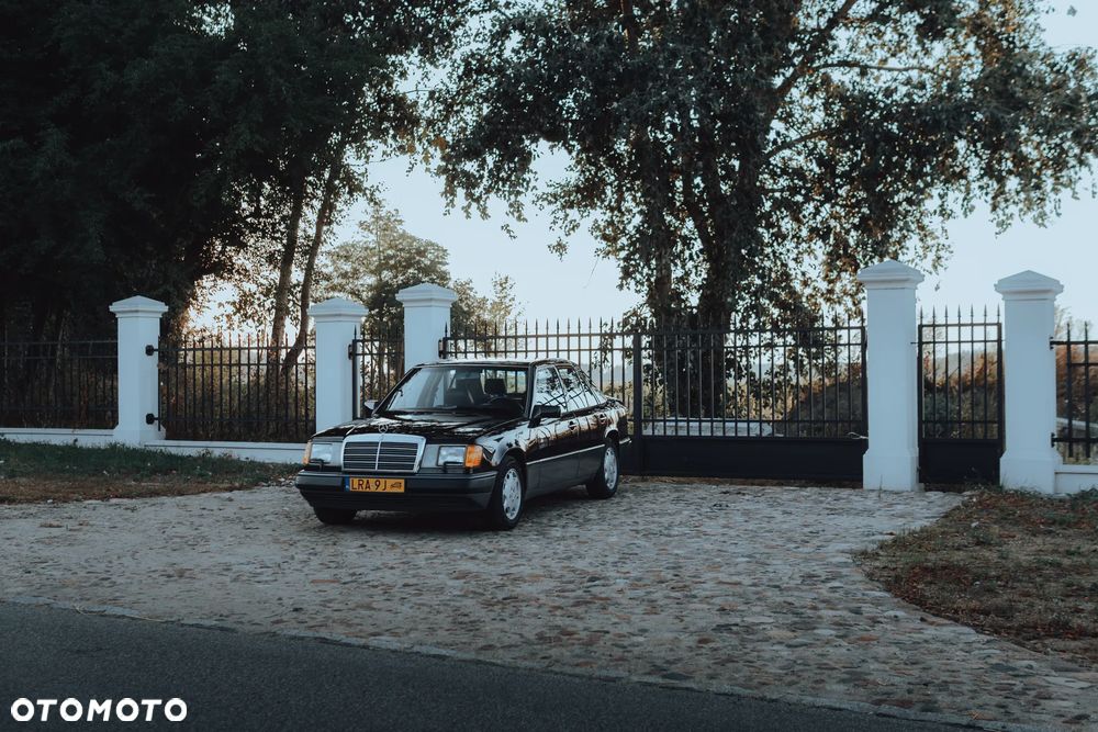 Mercedes-Benz W124 (1984-1993) - 12