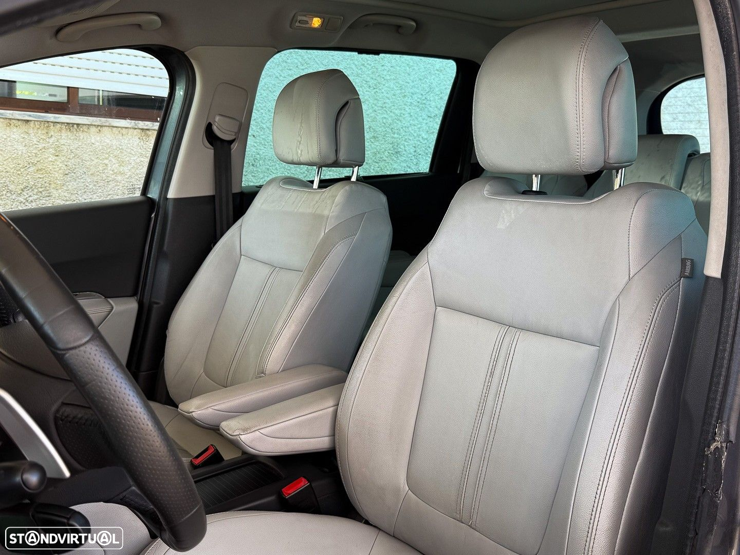 Peugeot 5008 1.6 E-HDi 5L Allure CMP6 - 34