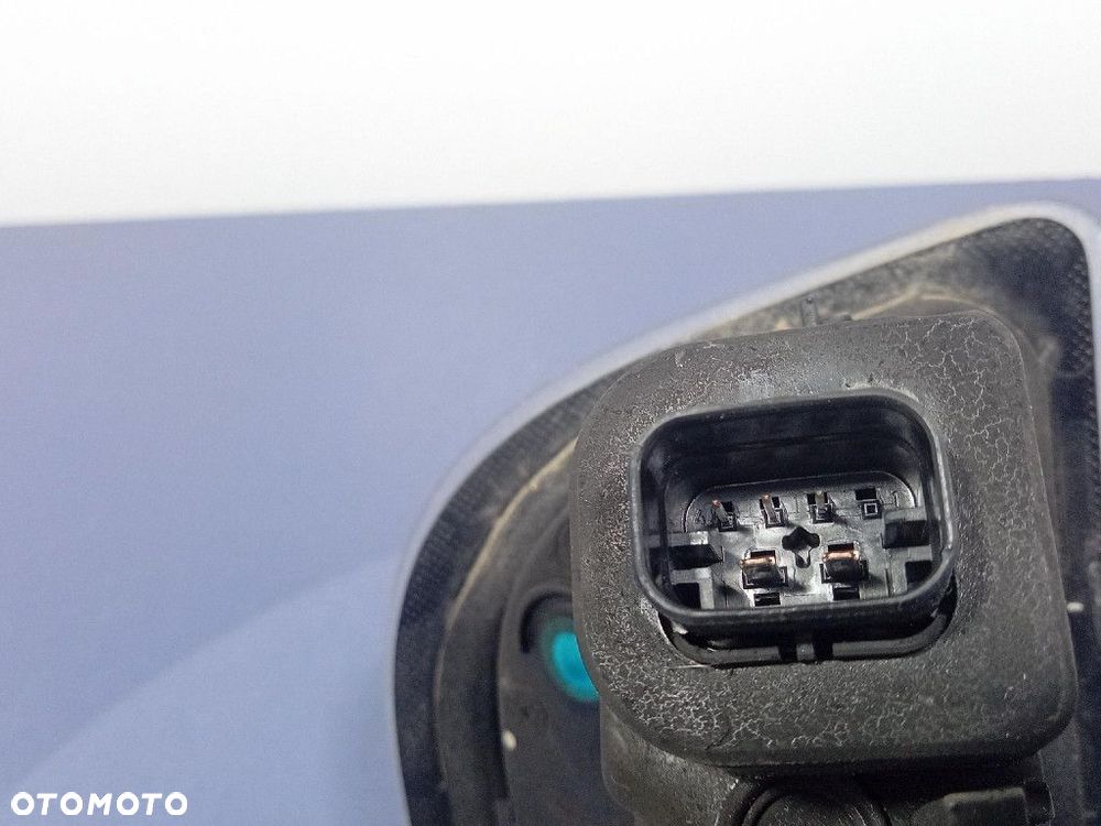 BMW IX I20 LAMPA TYŁ PRAWA TYLNA WEWNĘTRZNA 7953792 - 6