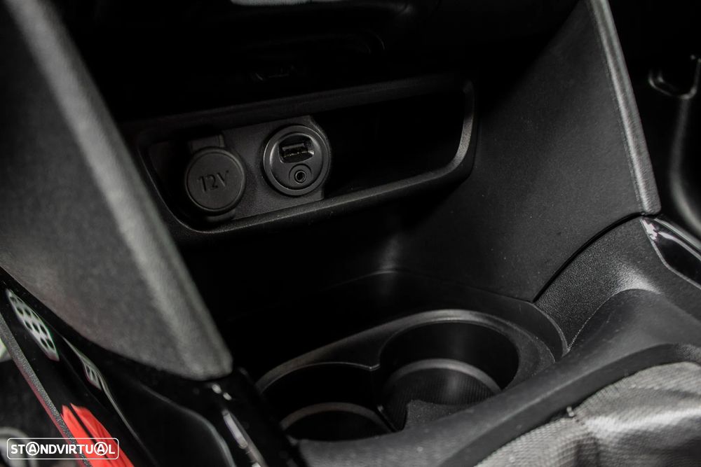 Peugeot 2008 1.2 PureTech GT Line EAT6 - 23