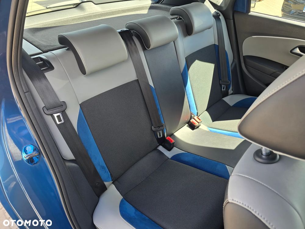 Volkswagen Polo - 14