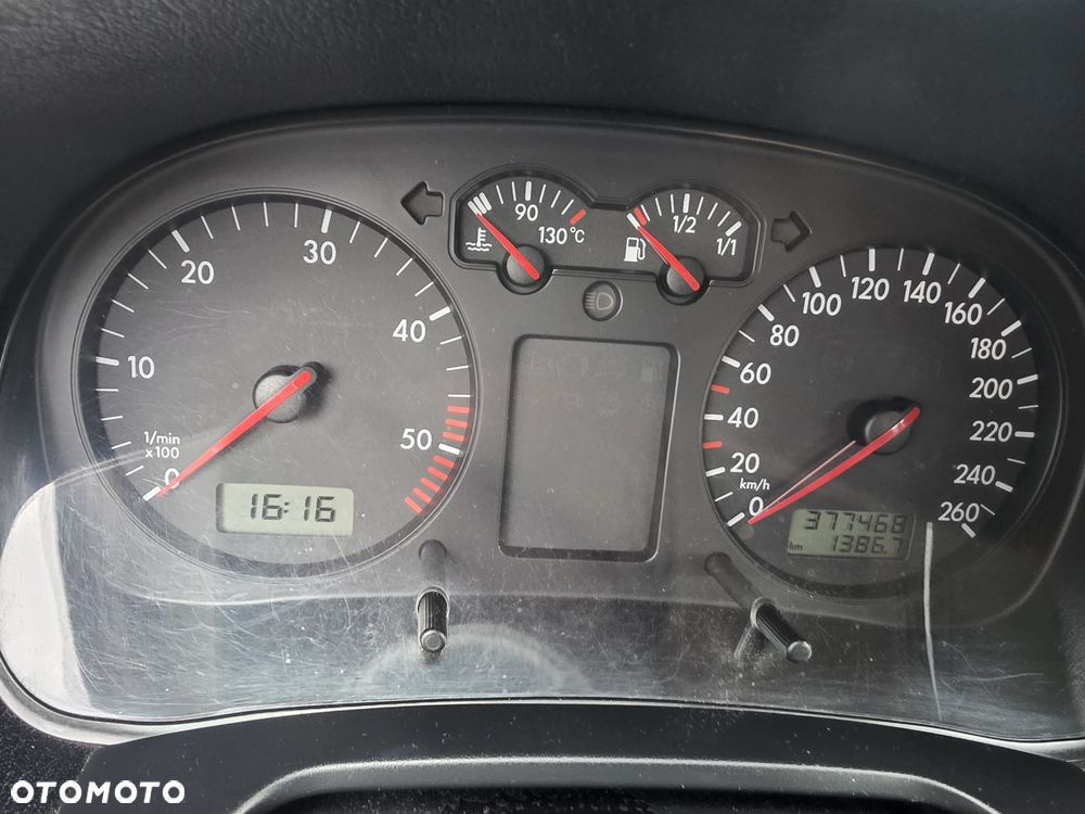 Volkswagen Bora 1.9 TDI Basis - 6