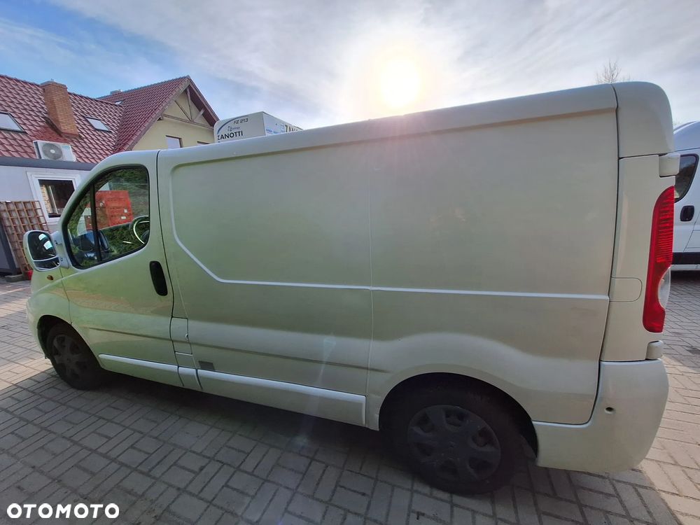 Renault Trafic - 8