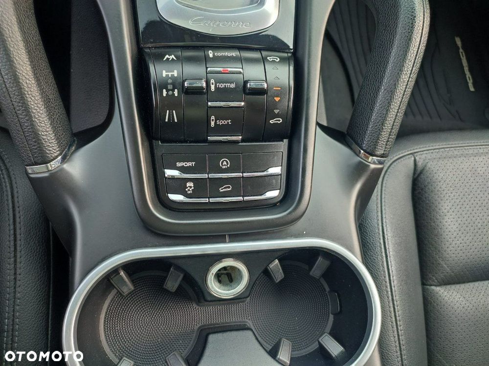 Porsche Cayenne - 14