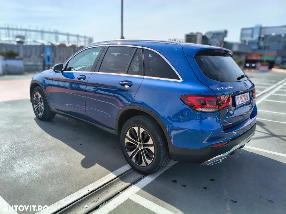Mercedes-Benz GLC 300 e 4MATIC - 26