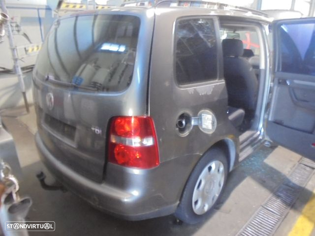 Carro MOT: AZV CXVEL: JLT GNE VW TOURAN 2004 2.0TDI 136CV 5P CINZA DIESEL - 8
