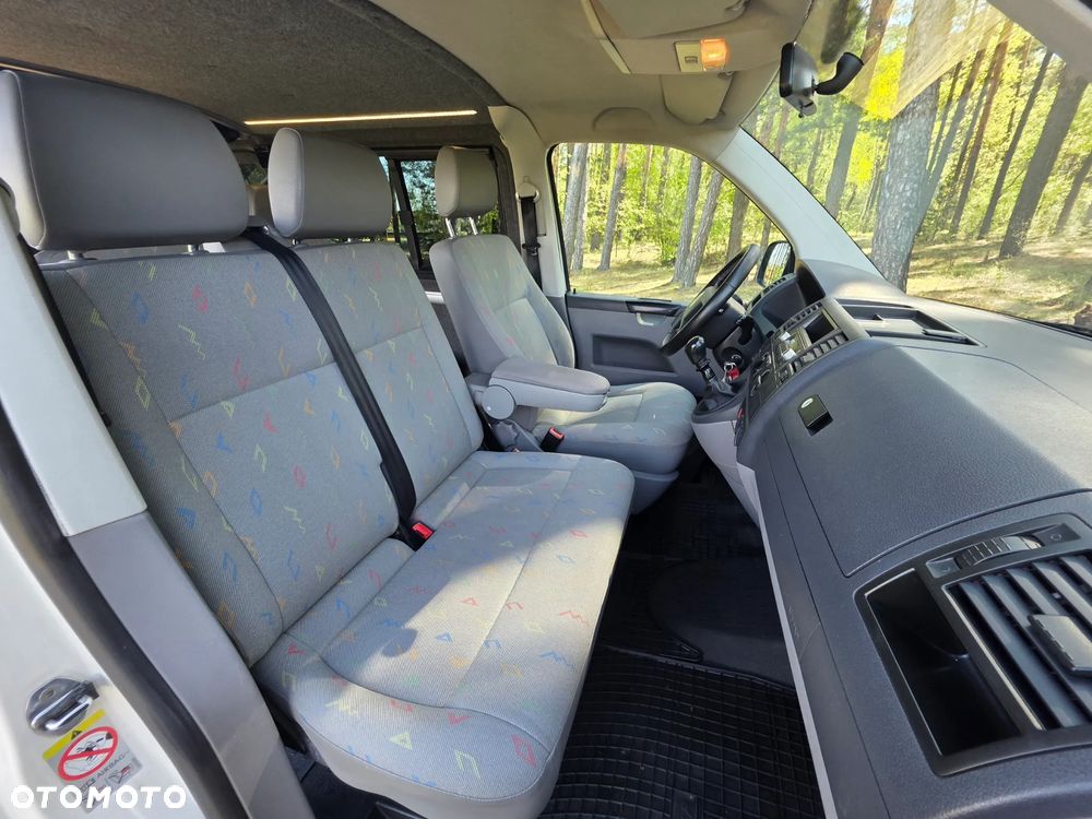 Volkswagen Multivan - 17