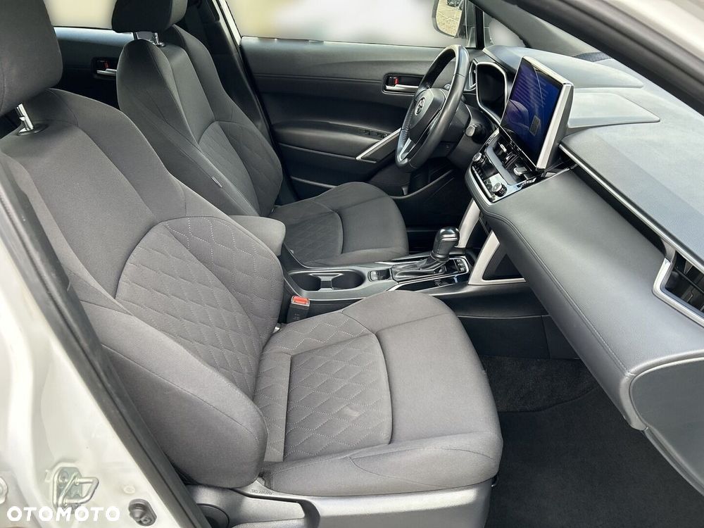 Toyota Corolla Cross - 16