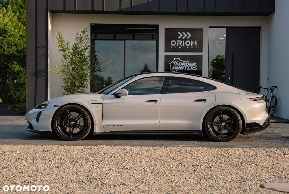 Porsche Taycan Turbo - 6
