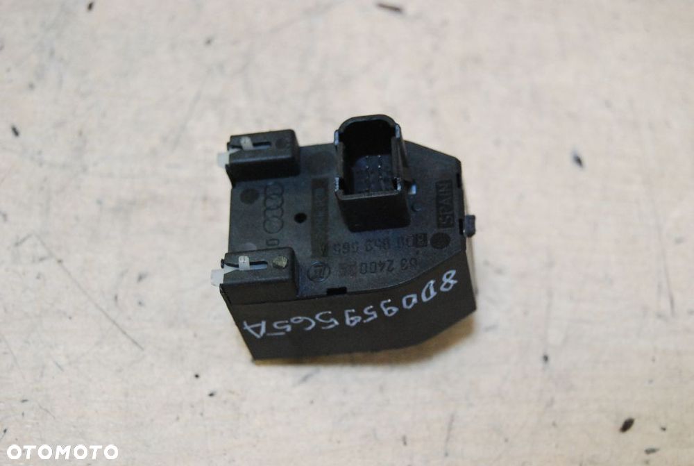 PRZEŁĄCZNIK REGULACJI LUSTEREK 8D0959565A AUDI A3 8L - 6