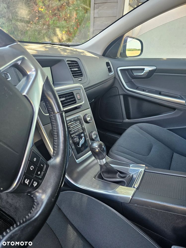 Volvo V60 D4 Momentum - 8