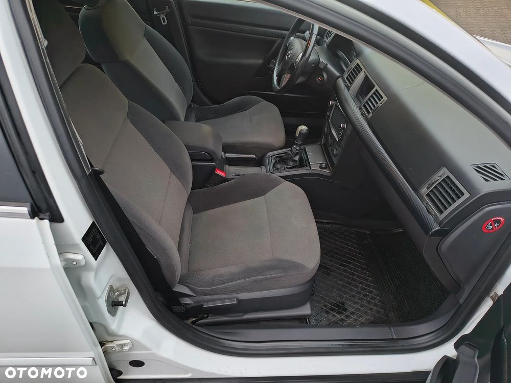 Opel Vectra 1.8 - 23