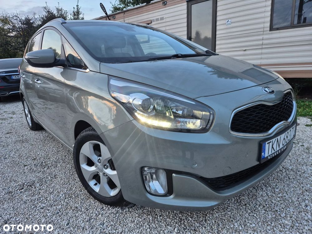 Kia Carens - 1