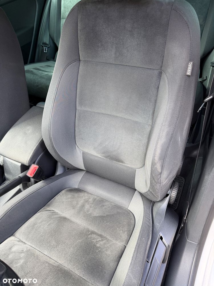 Volkswagen Golf Plus 1.6 TDI Comfortline DSG - 14