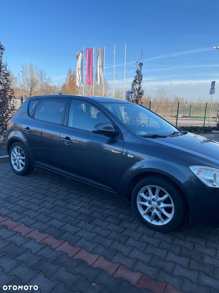 Kia Ceed 1.6 Comfort - 22