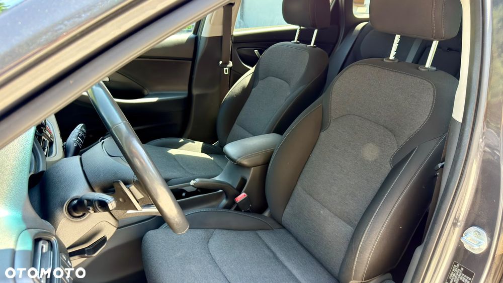 Hyundai i30 1.6 D Comfort DCT - 31