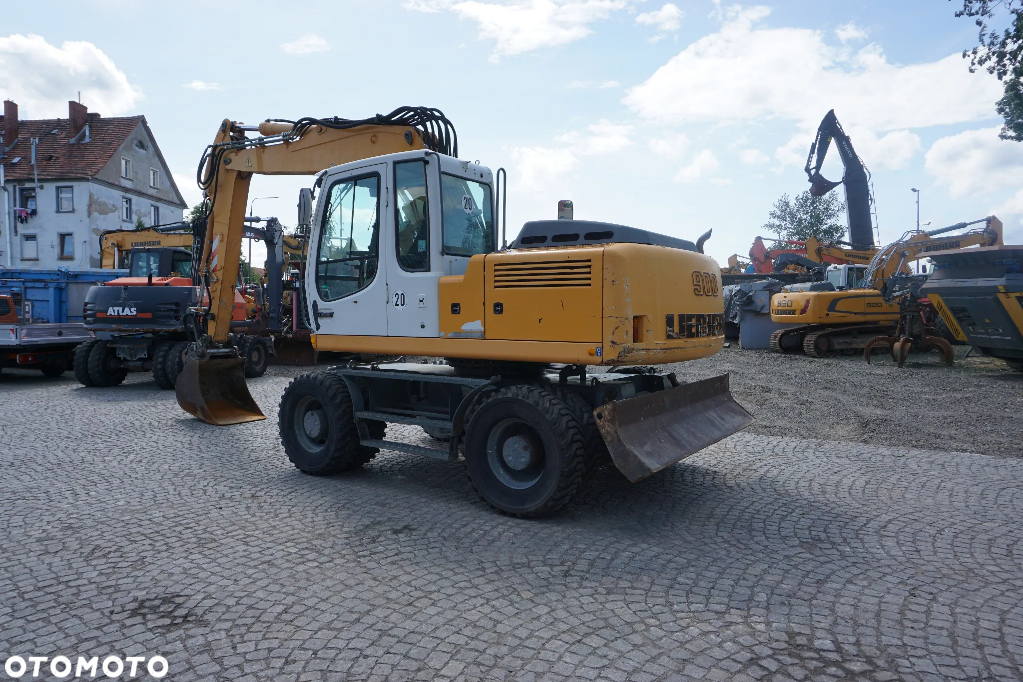 Liebherr A 900C - 5