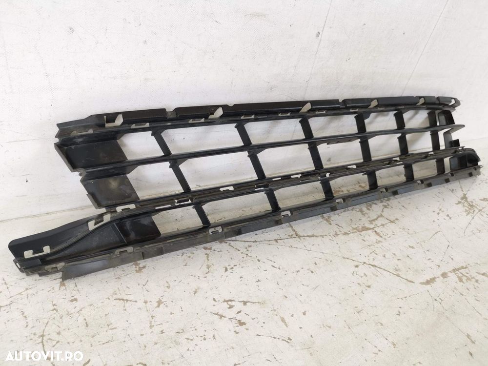 Grila Inferioara Volkswagen VW  Passat B8 2014 2015 2016 2017 2018 201 - 4