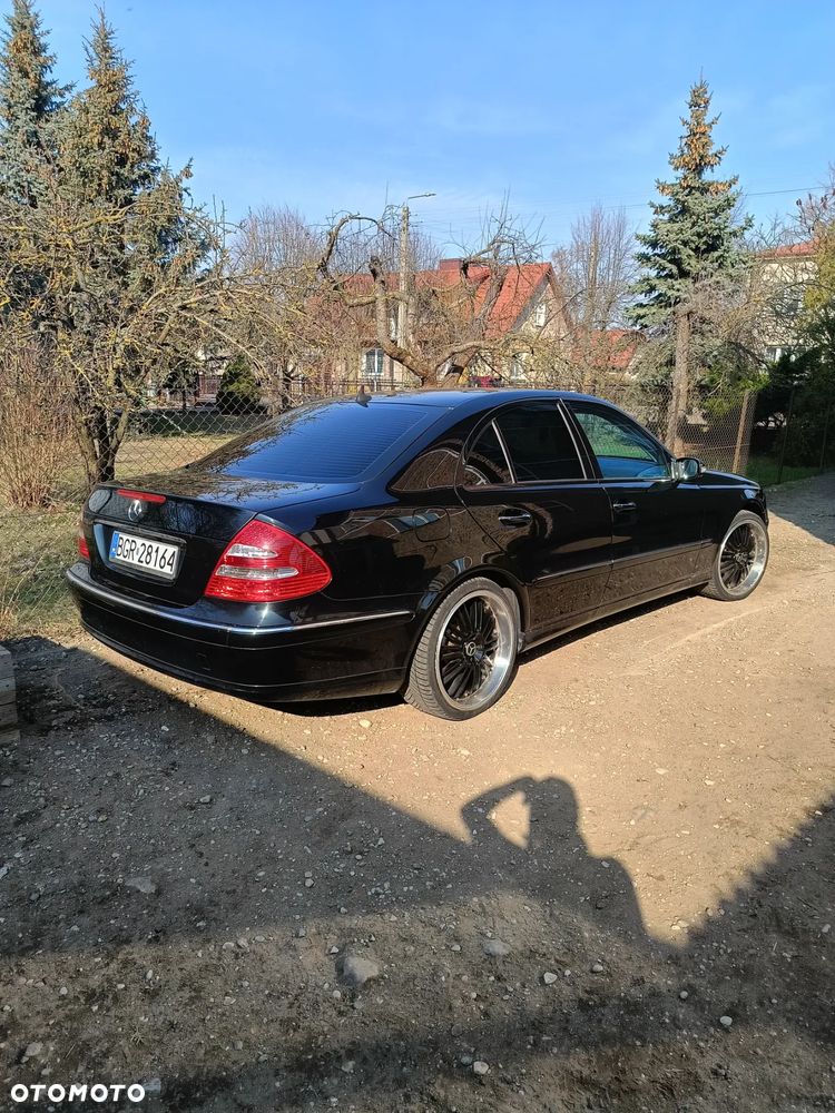 Mercedes-Benz Klasa E 240 4Matic Avantgarde - 4
