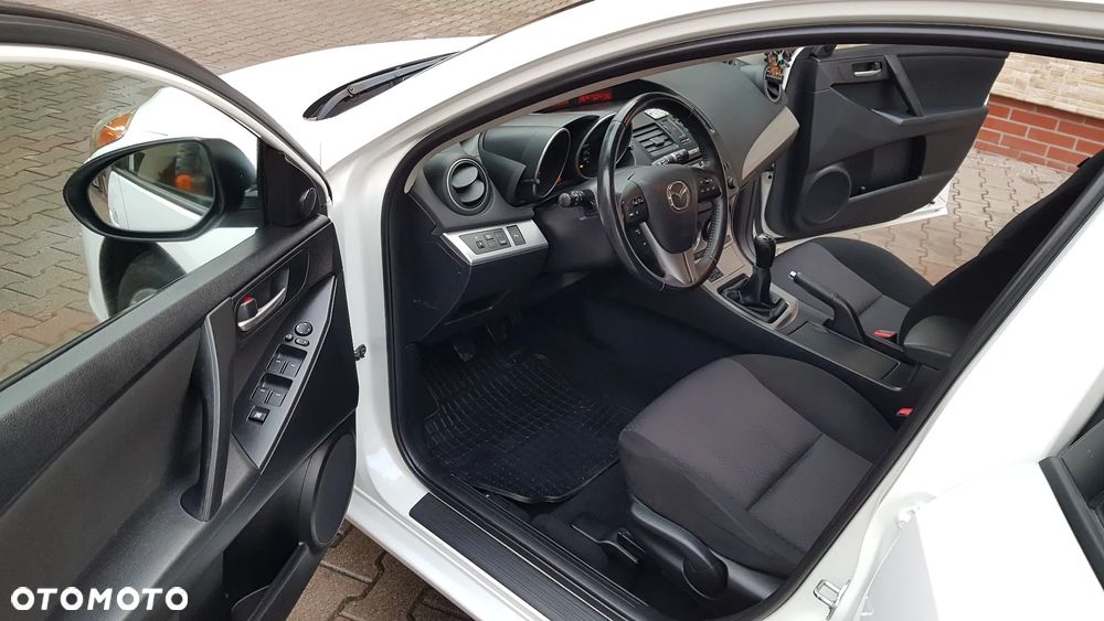 Mazda 3 1.6 Exclusive EU5 - 19