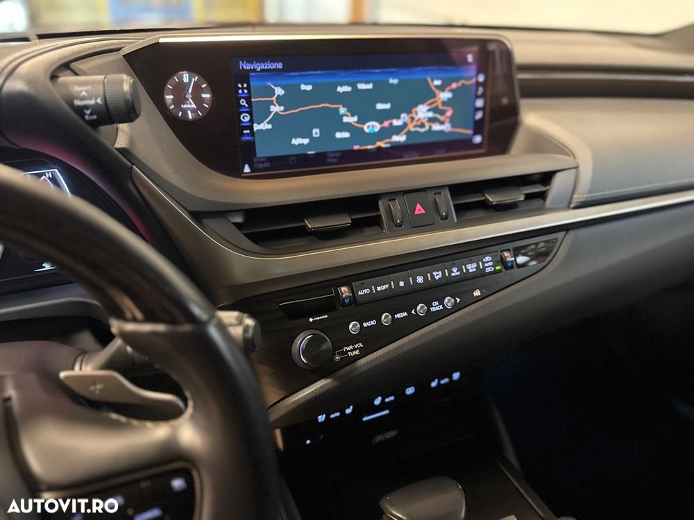 Lexus Seria ES 300h Luxury Line - 18