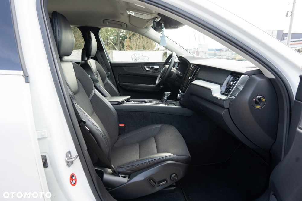 Volvo XC 60 D4 AWD Geartronic Momentum - 25