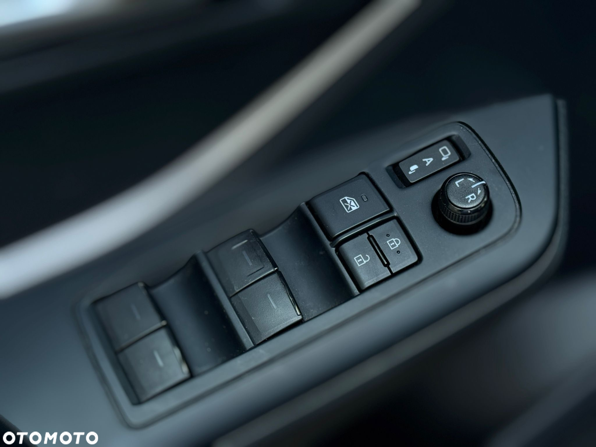 Toyota C-HR 2.0 Hybrid Dynamic Force Executive - 24