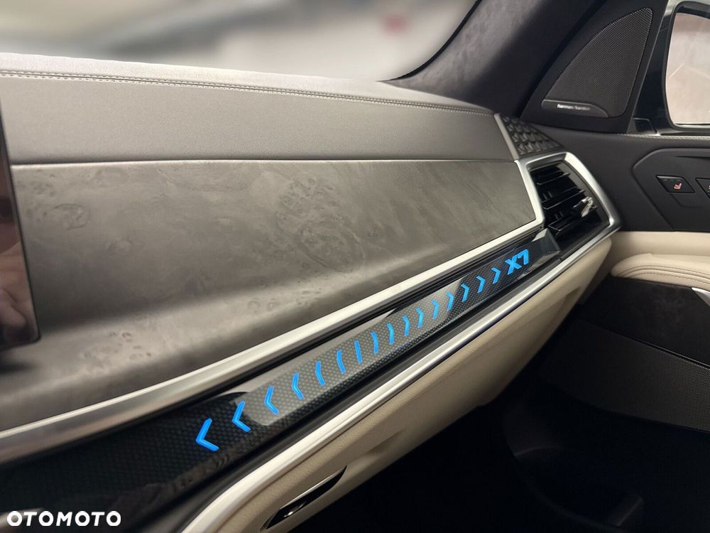 BMW X7 - 36