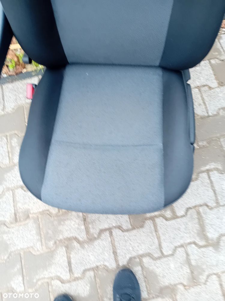 Movano Master III 15- Fotel przedni lewy - kierowca - 2