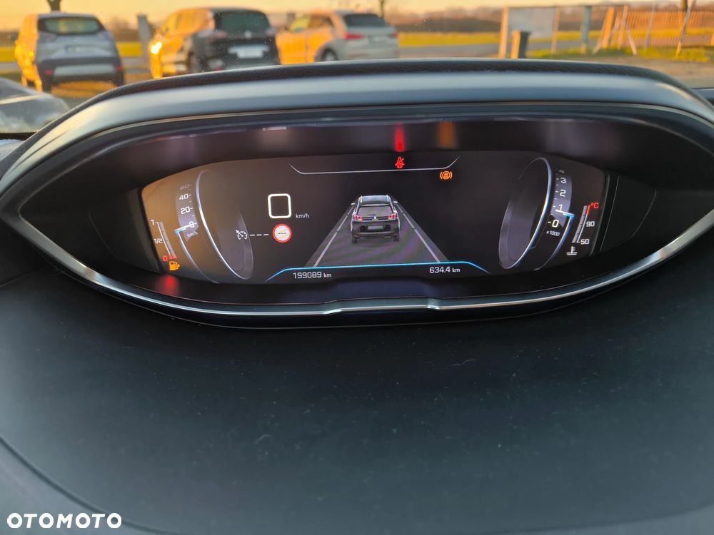 Peugeot 5008 1.5 BlueHDi Allure S&S - 23