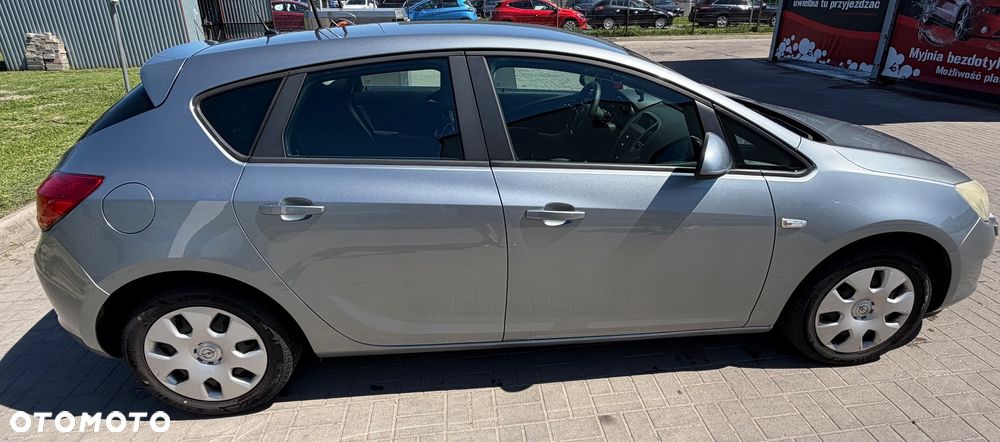 Opel Astra 1.7 CDTI - 8