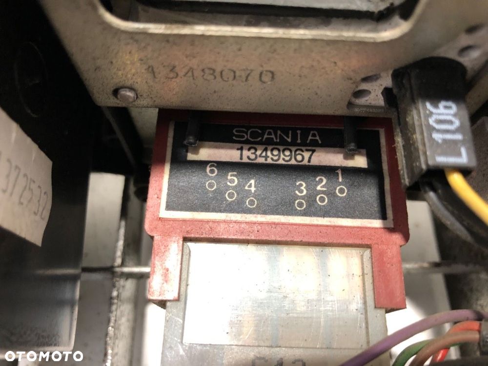 PRZEŁĄCZNIK RETARDERA  SCANIA 4 - series 1995 - 2008 114 C/330 1348070 - 4