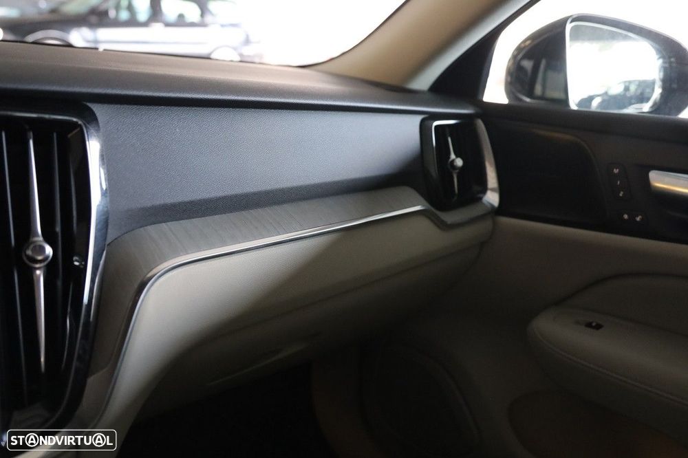 Volvo V60 2.0 T6 AWD TE Plus Bright - 24