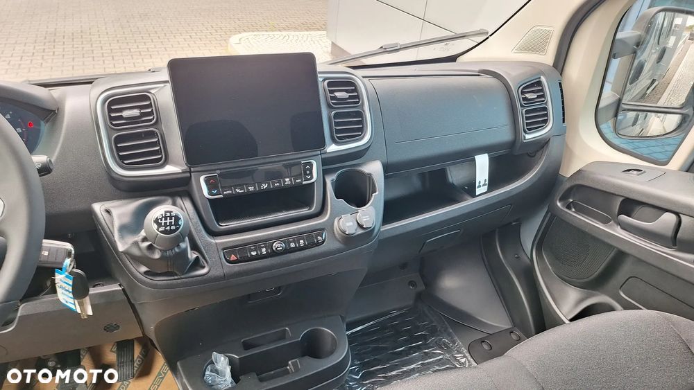 Peugeot Boxer Podwójna Kabina L4 2.2 H3-POWER 180KM MT6 Euro 6E DMC 3.5t Heavy Rozstaw osi 4035mm - 19