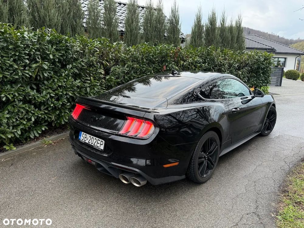 Ford Mustang - 4