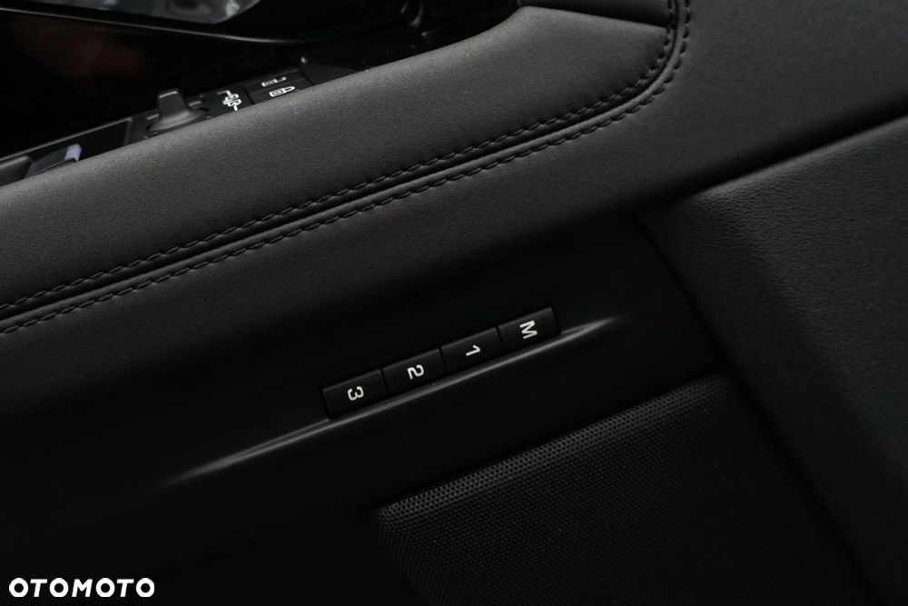 Land Rover Range Rover Evoque - 16