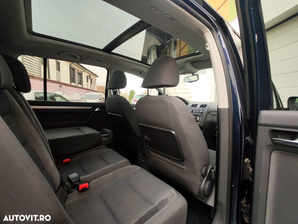 Volkswagen Touran 2.0 TDI DPF STYLE - 5