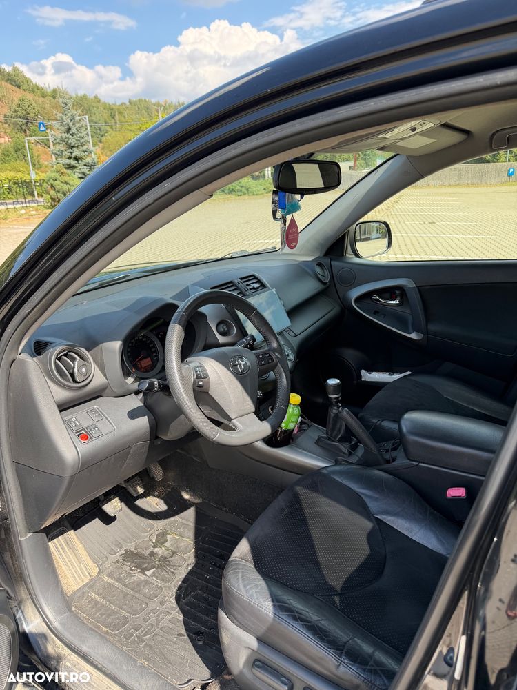 Toyota RAV4 2.2 D-4D Executive - 6